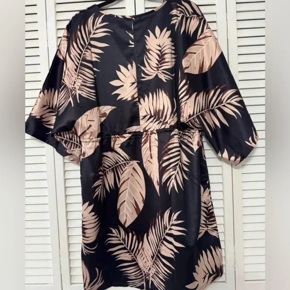 Dress - Picture 7 of 7